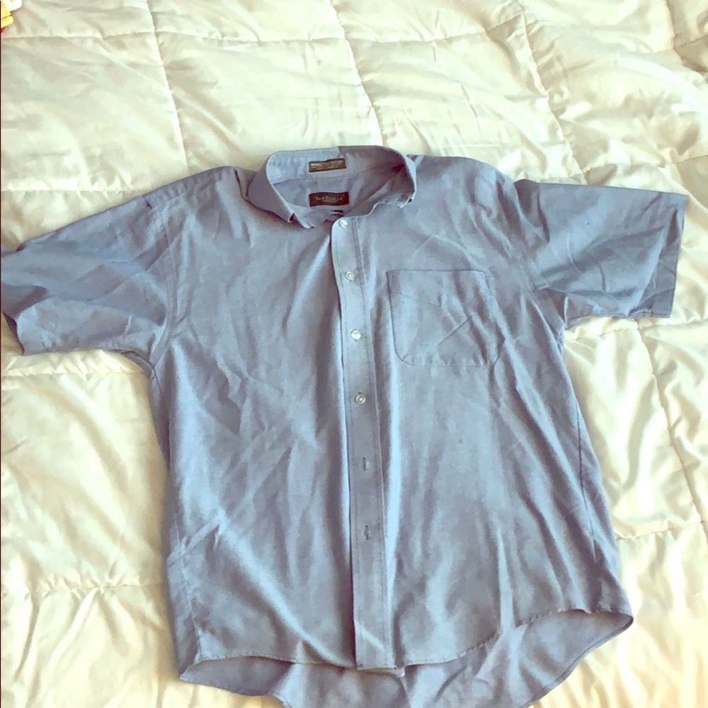 Van Heusen oxford button down shirt (S14-14 1/2)